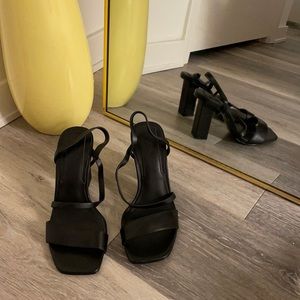 Jaggar High Heel - black in adapt style. Never Worn